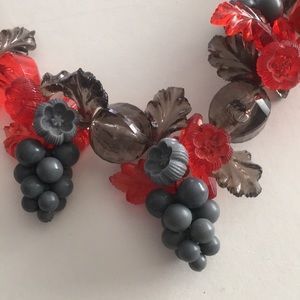 Vintage 60s Lucite Grapevine Necklace. Red & Grey.